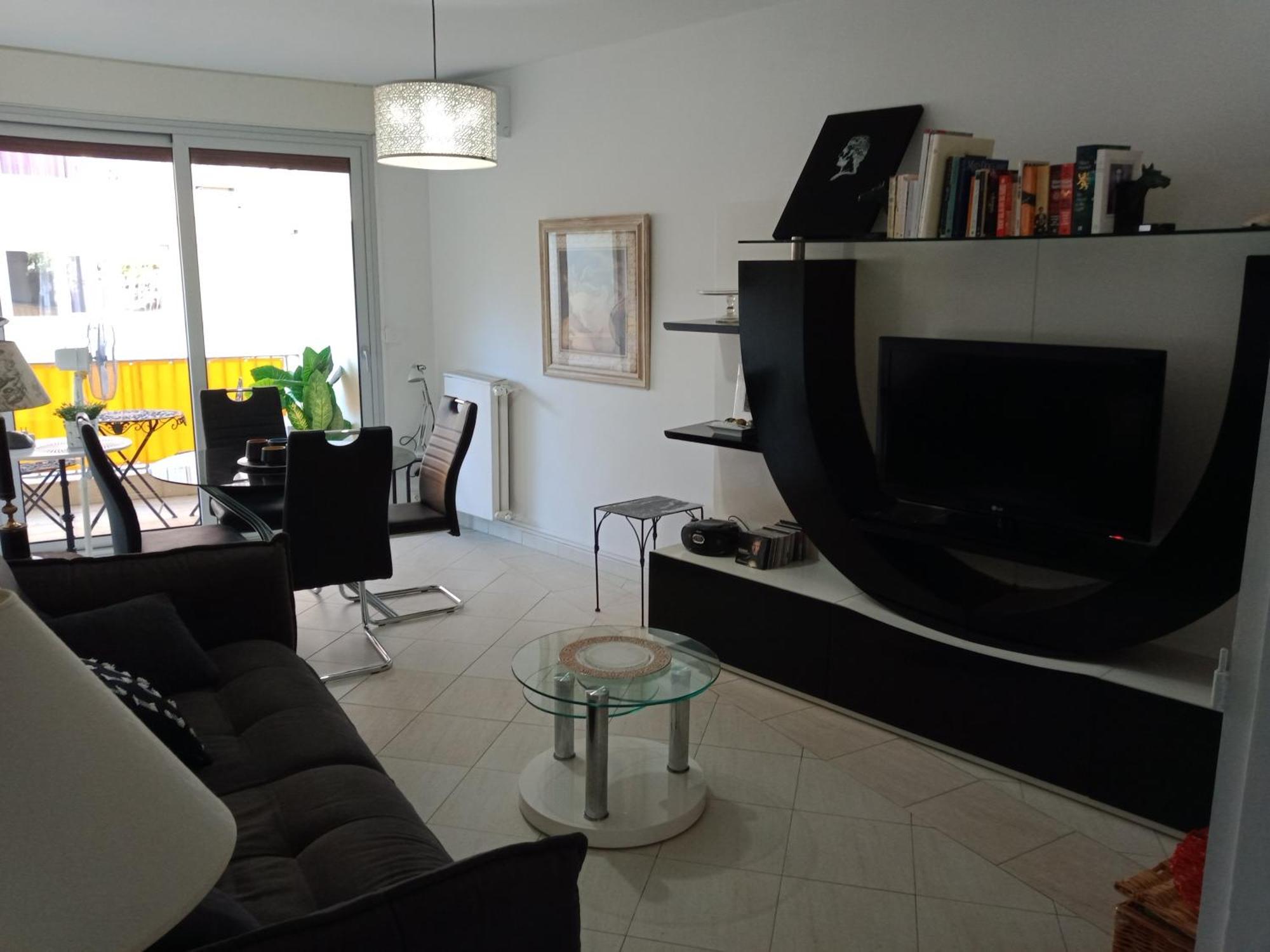 Appartement Au Calme ม็องตง ภายนอก รูปภาพ